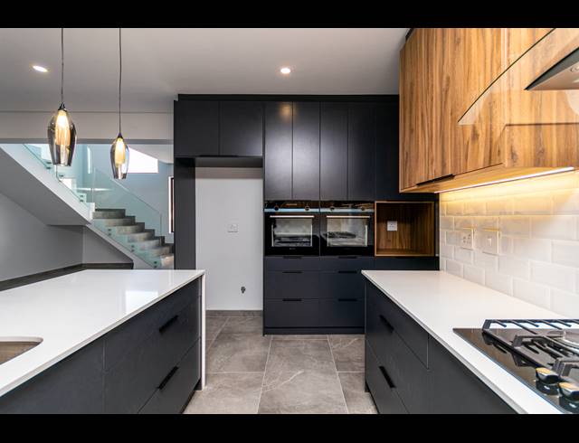 4 BEDROOM FREEHOLD FOR SALE IN SANDOWN